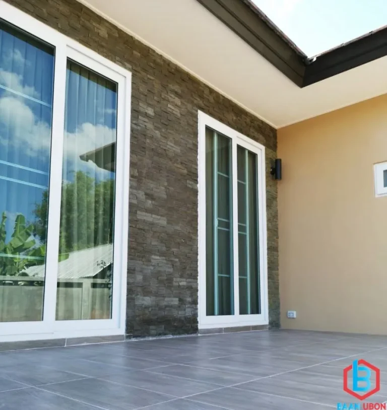 ประตู upvc