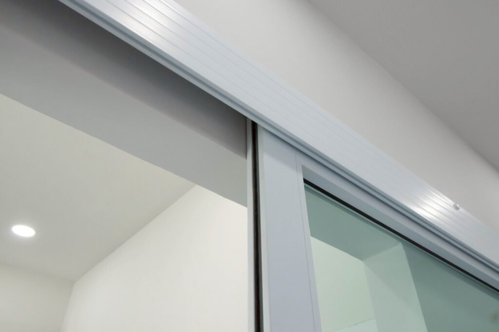 ผลงานการติดตั้งประตูหน้าต่าง uPVC ต.กมลาไสย อ.กมลาไสย จ.กาฬสินธุ์