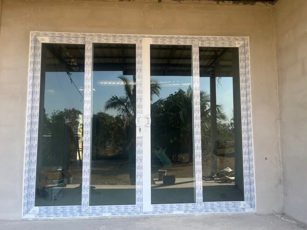 ผลงานติดตั้งประตูหน้าต่าง uPVC จังหวัดมุกดาหาร