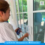 รายละเอียดงานติดตั้งประตูหน้าต่าง uPVC เก็บงานเนี๊ยบ กุดข้าวปุ้น